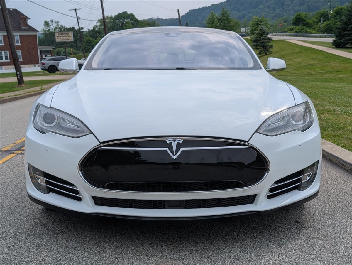 2014 Tesla Model S 13