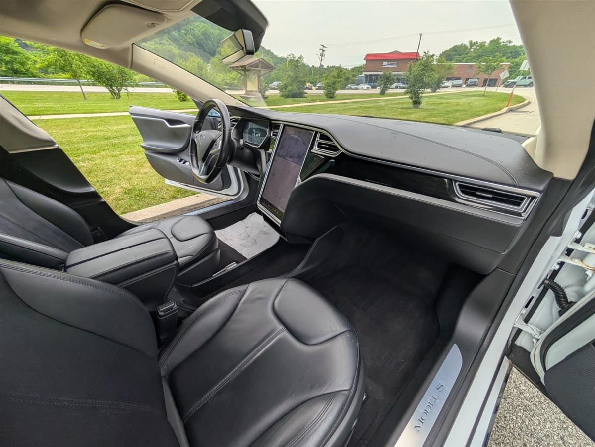 2014 Tesla Model S 57