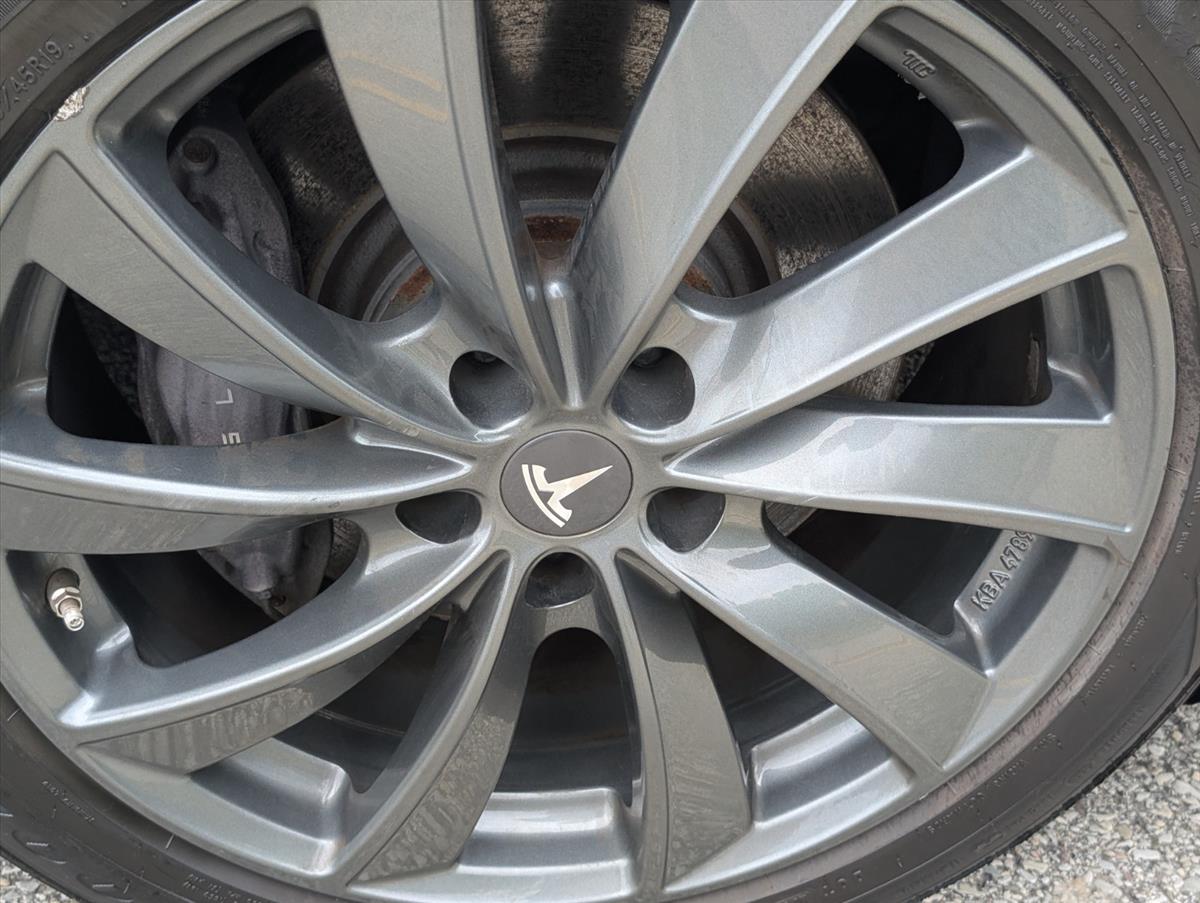 2014 Tesla Model S 22