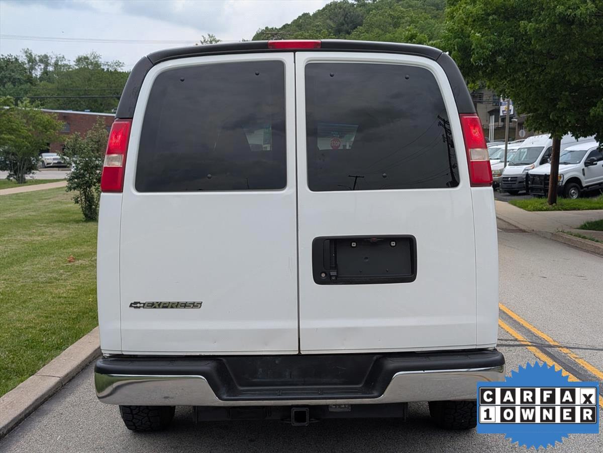 2018 Chevrolet Express 7