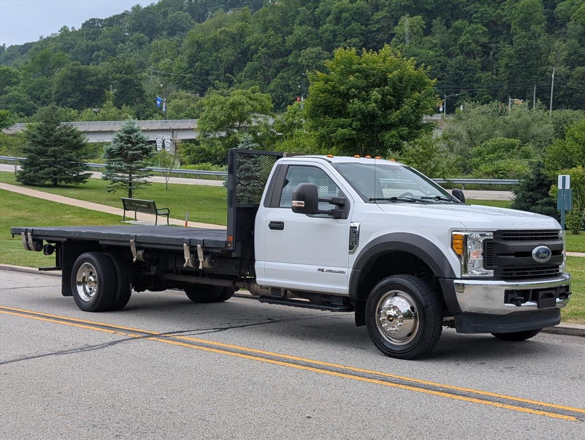 2017 Ford Super Duty F-550 DRW 4