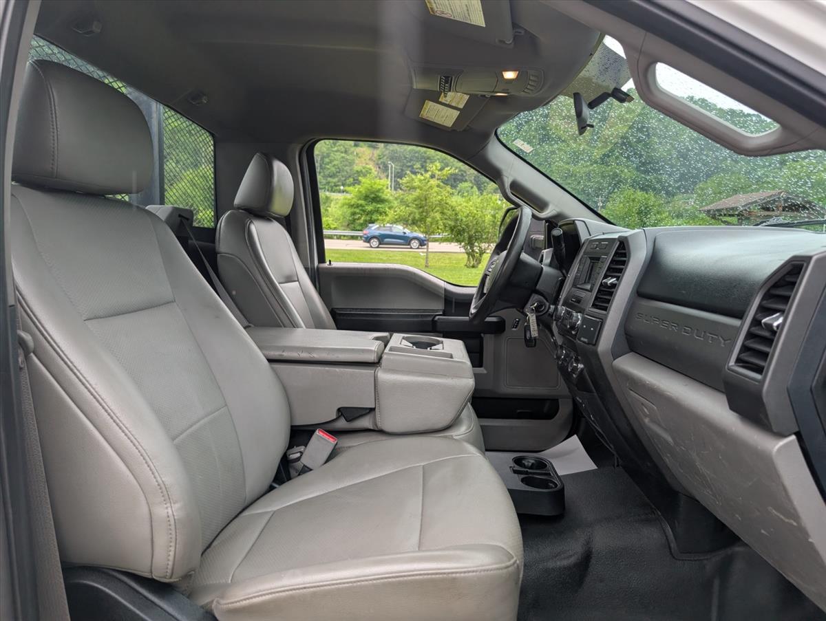 2017 Ford Super Duty F-550 DRW 29
