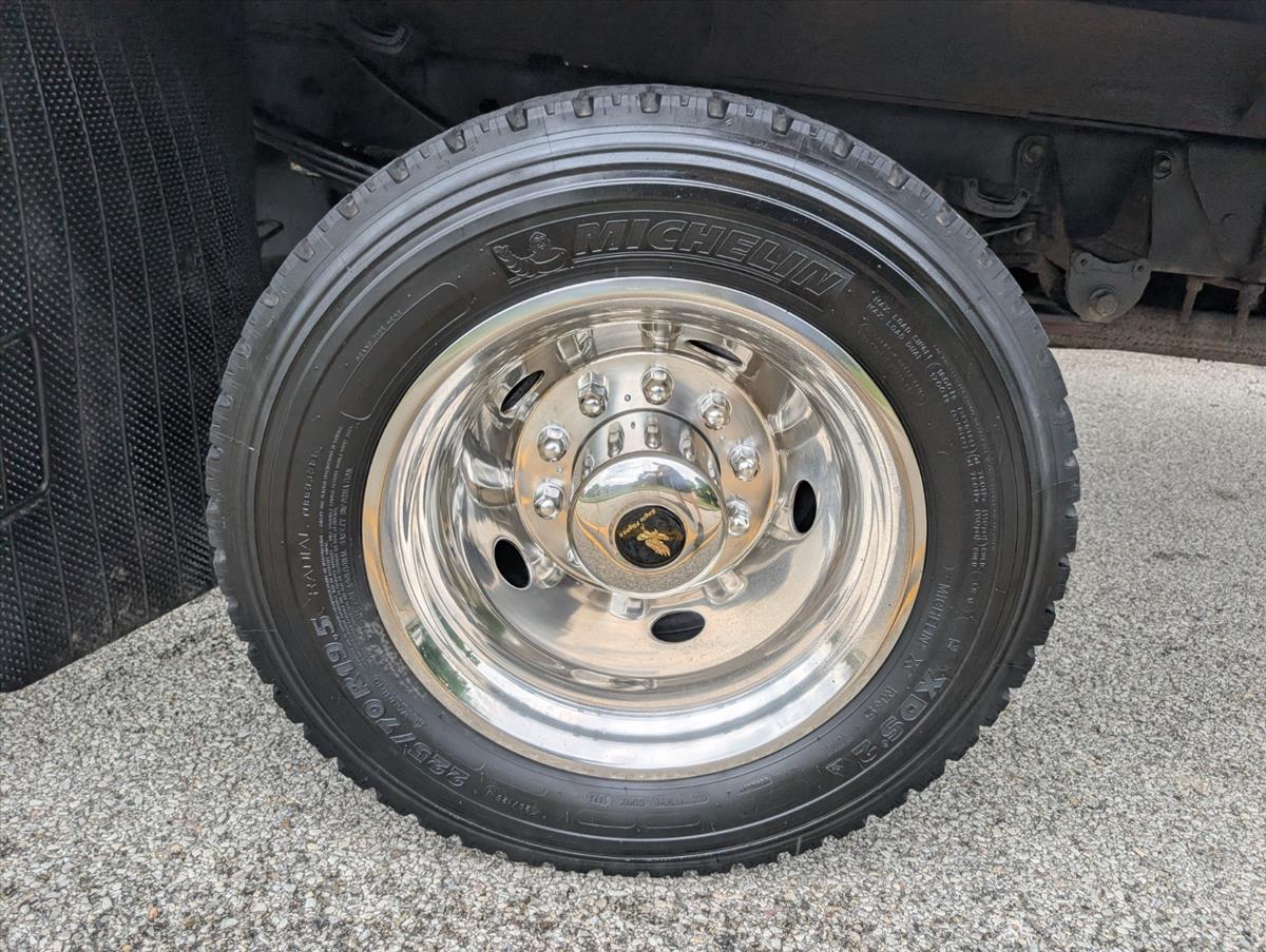 2017 Ford Super Duty F-550 DRW 39