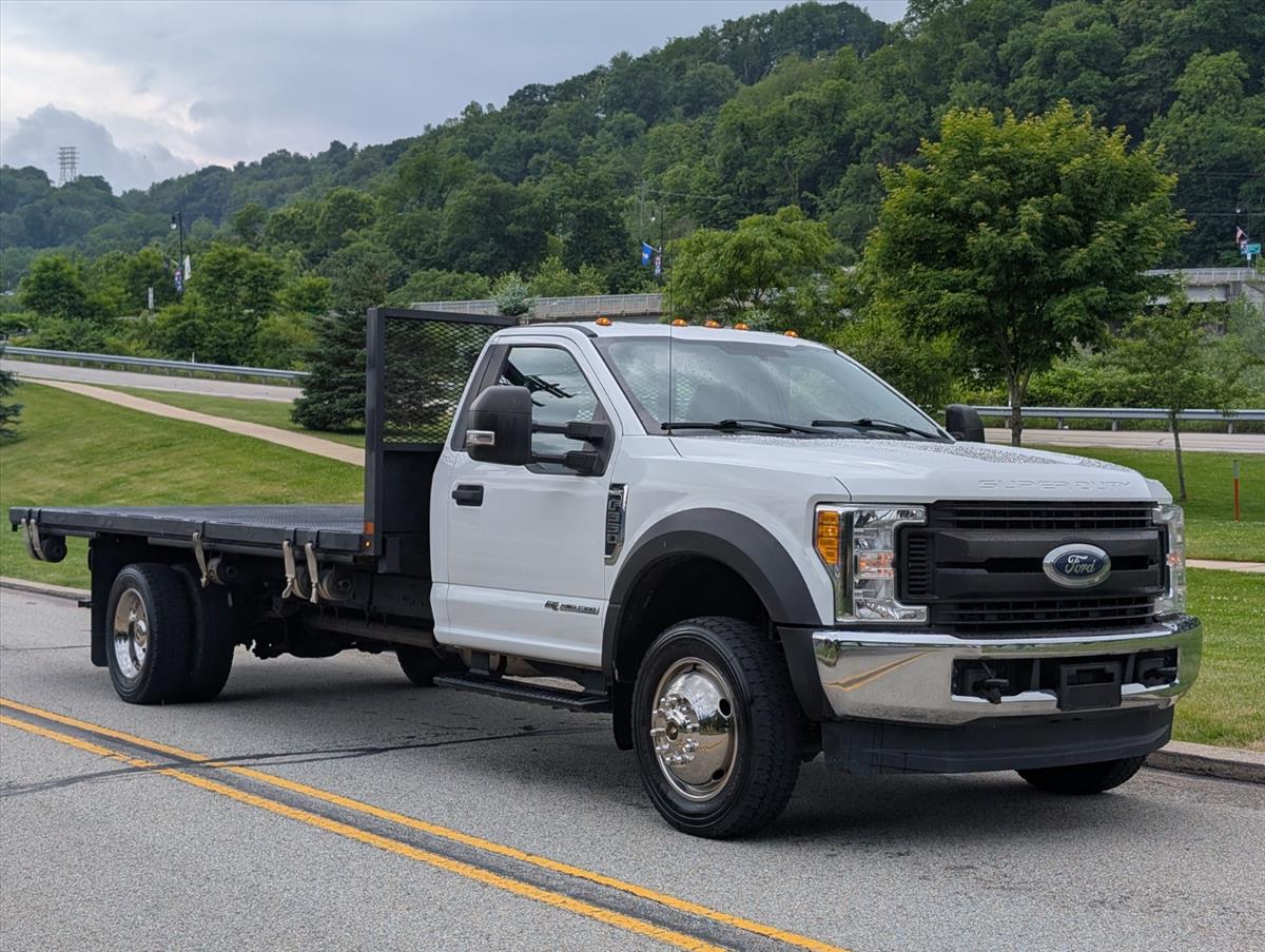 2017 Ford Super Duty F-550 DRW 3