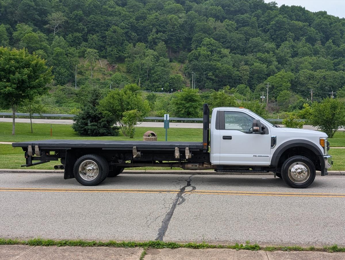 2017 Ford Super Duty F-550 DRW 6
