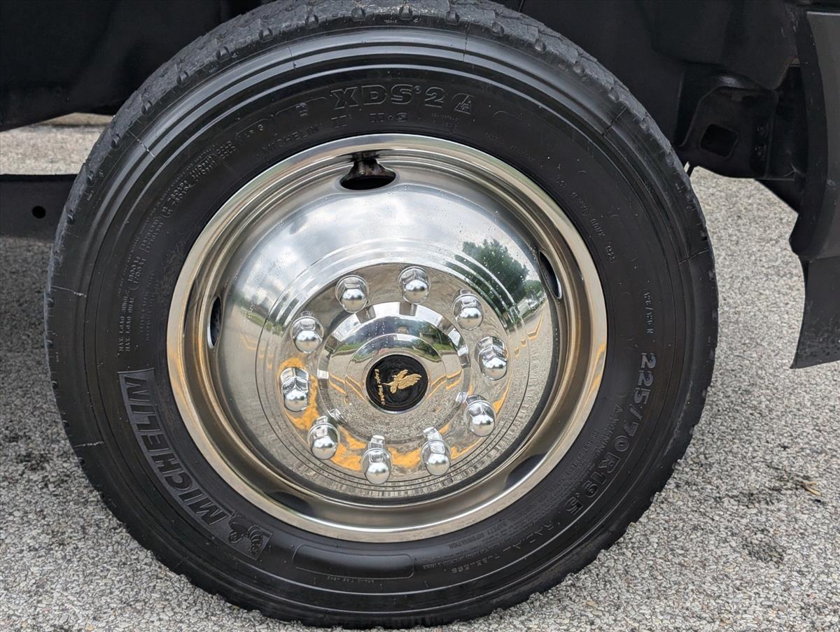2017 Ford Super Duty F-550 DRW 21