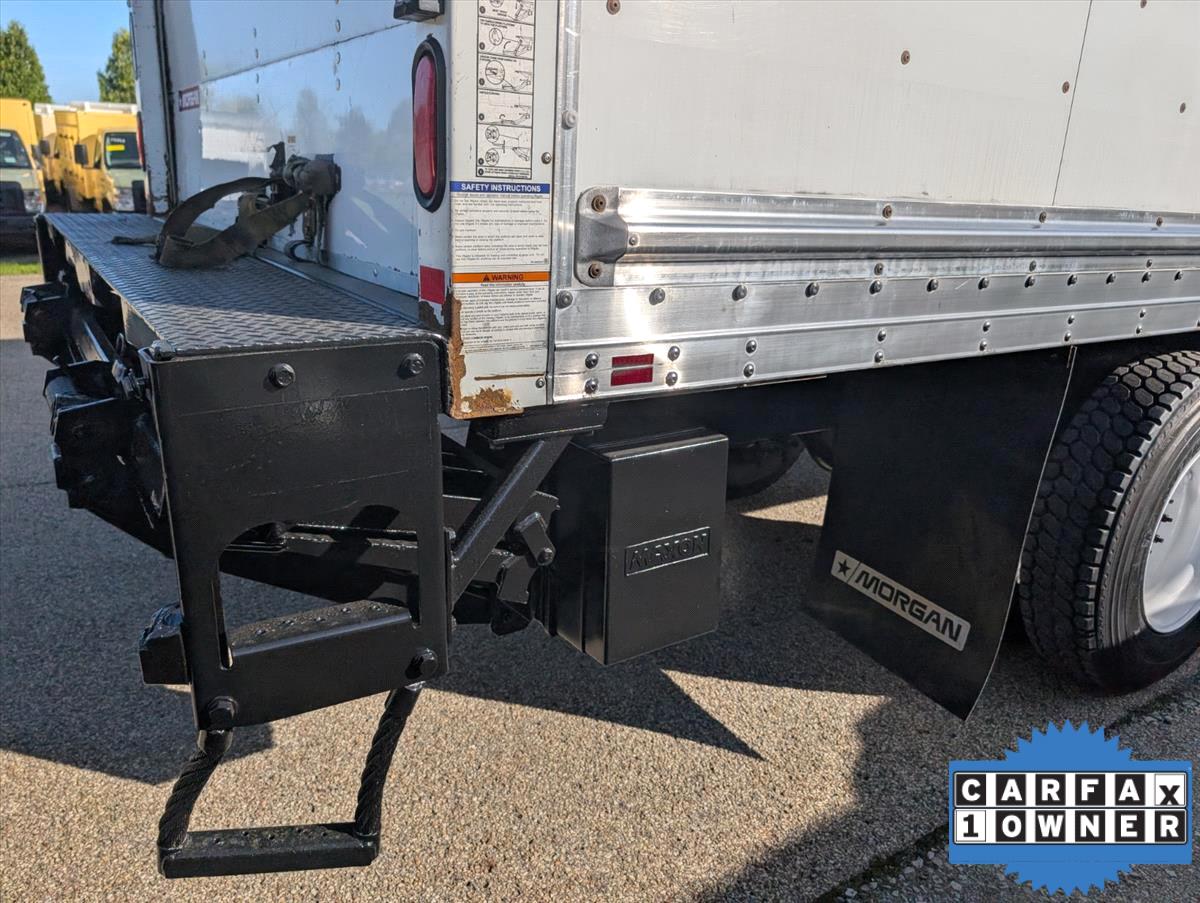 2017 Freightliner M2 106 27