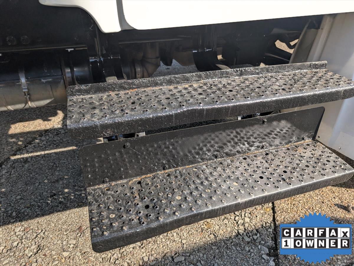 2017 Freightliner M2 106 16