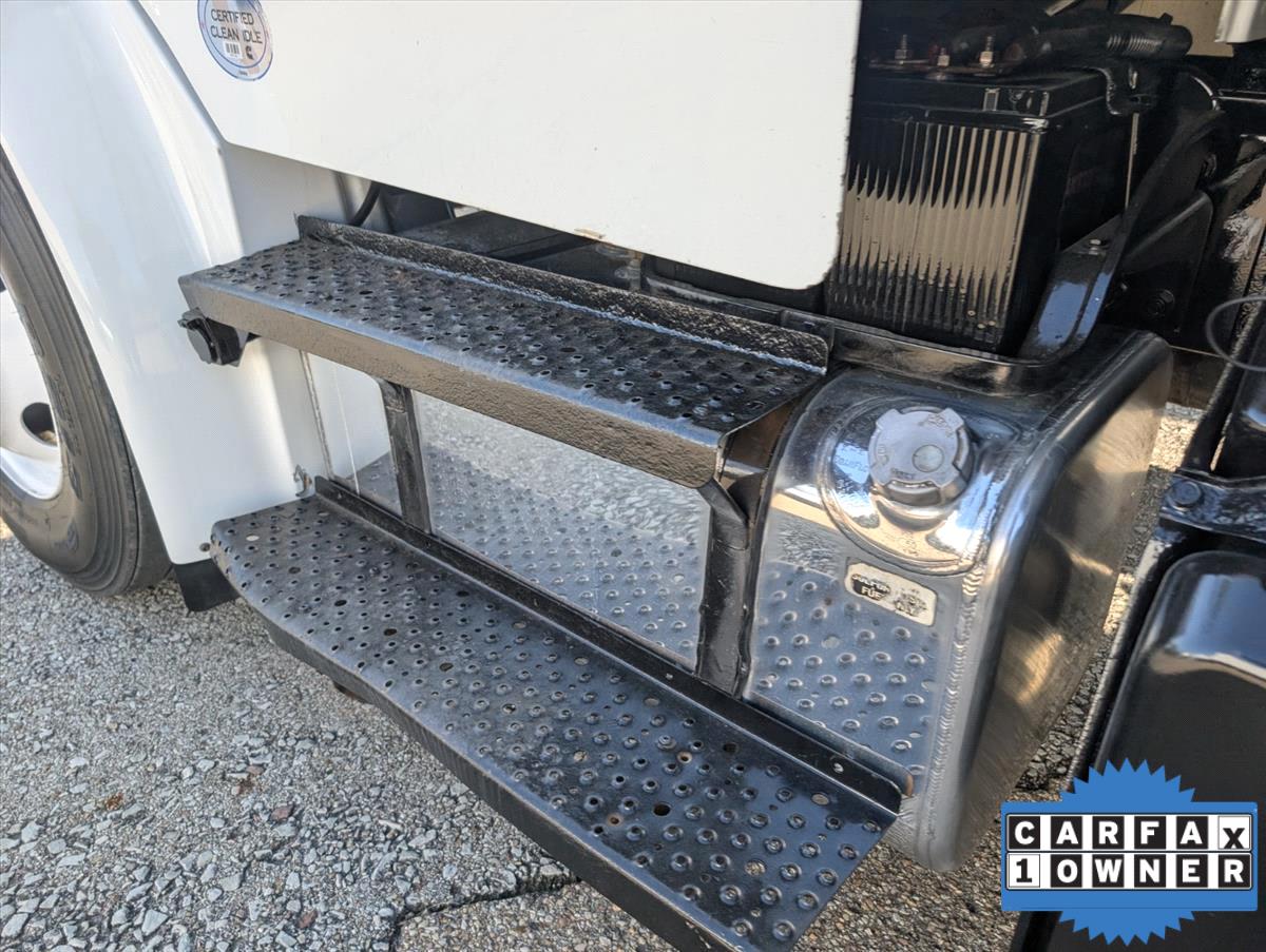 2017 Freightliner M2 106 46