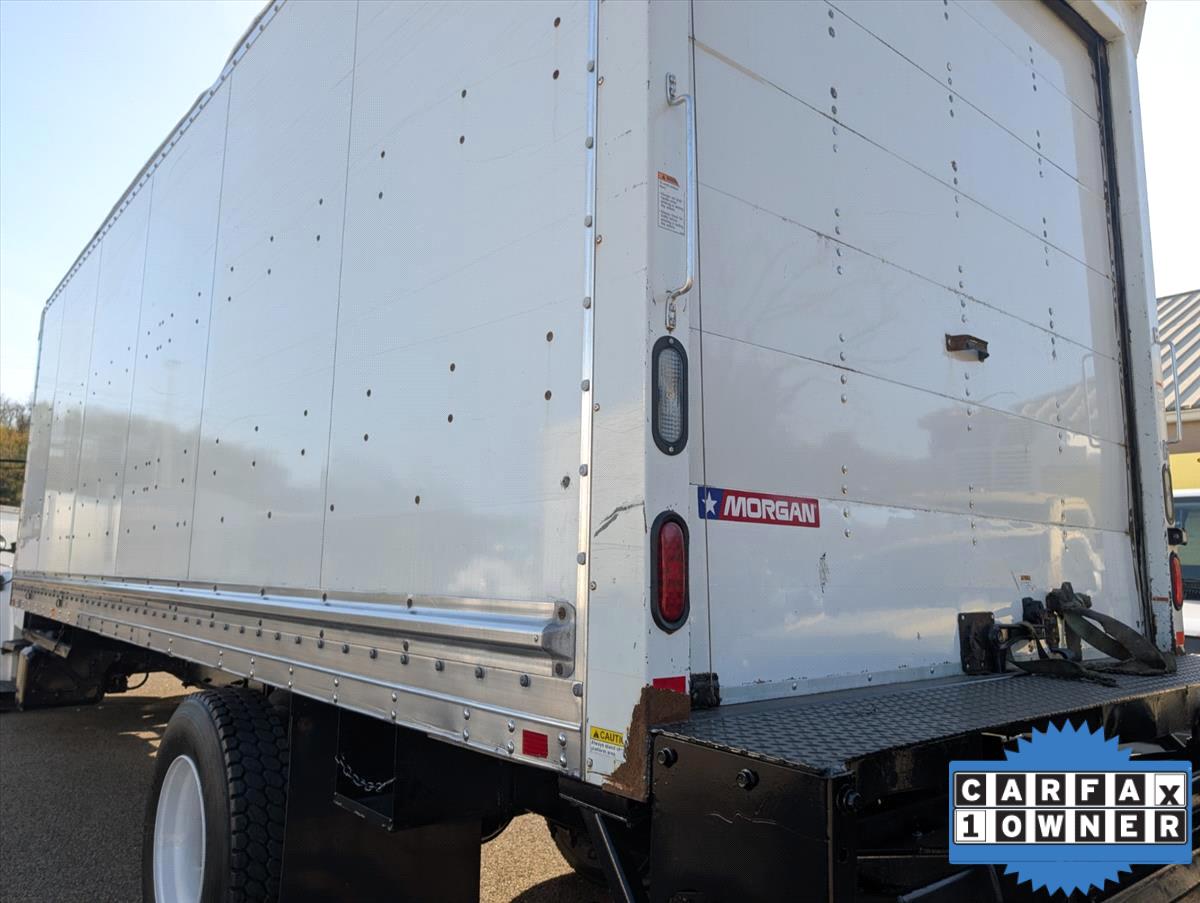 2017 Freightliner M2 106 33