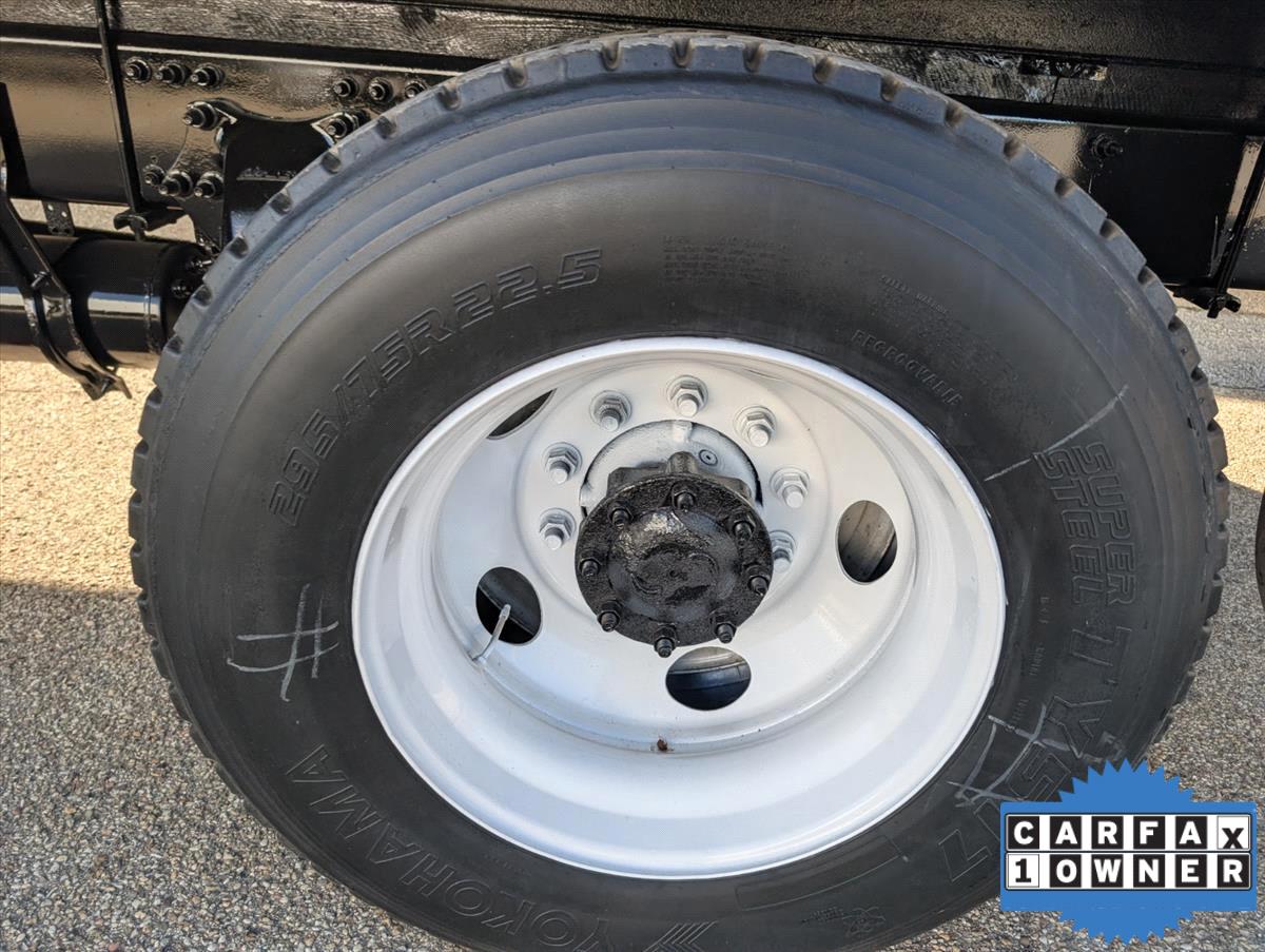 2017 Freightliner M2 106 40