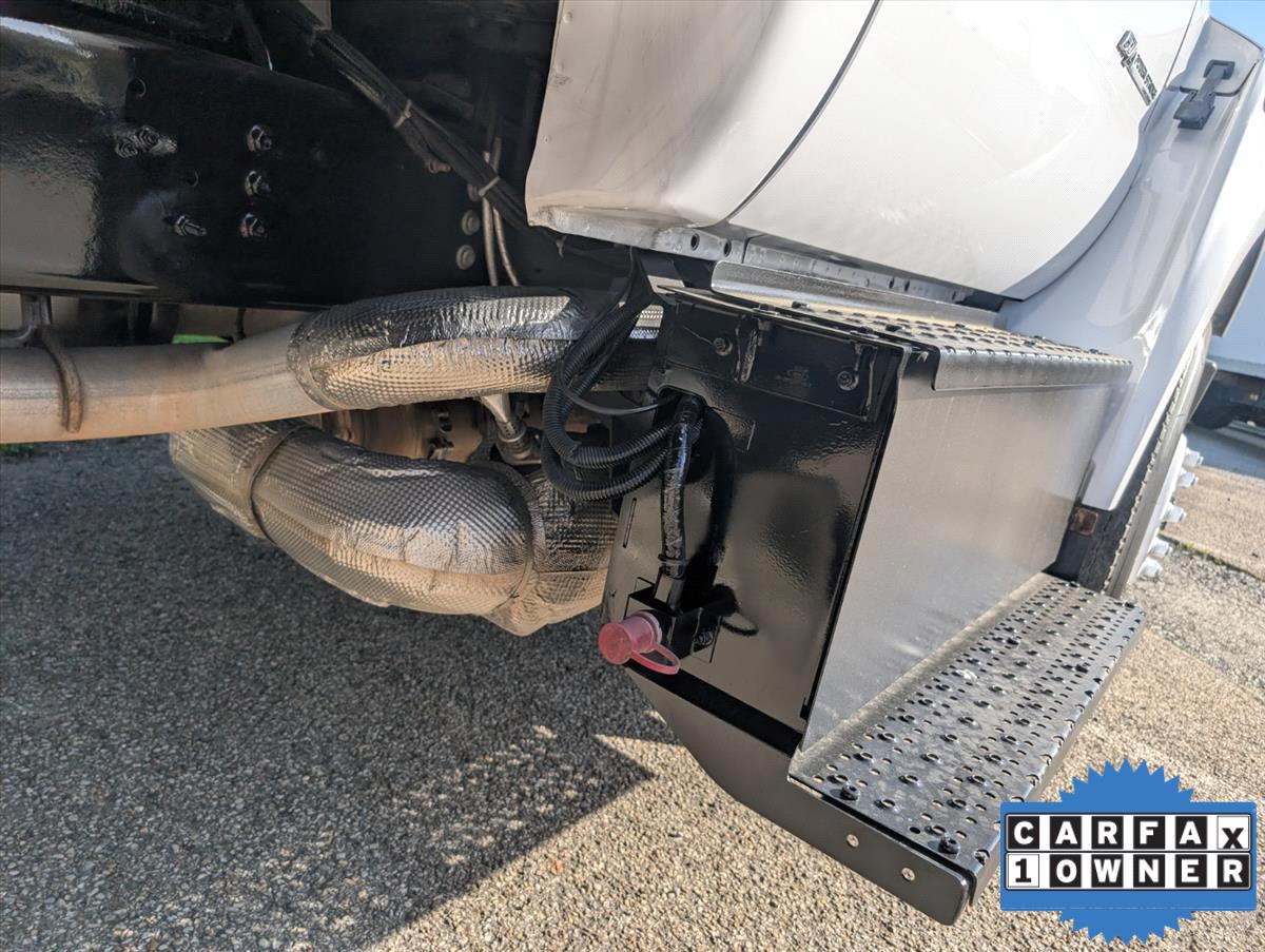 2021 Ford F-650 23