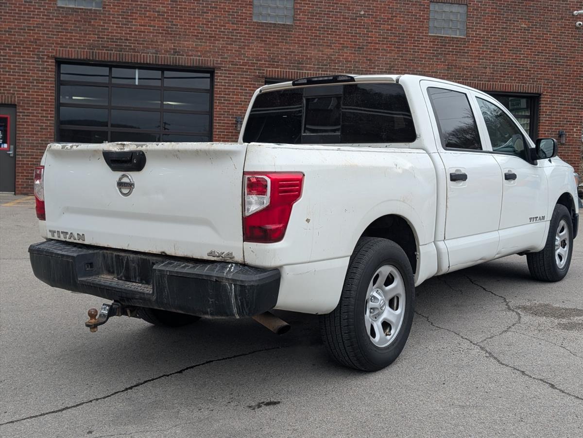 2017 Nissan Titan 5