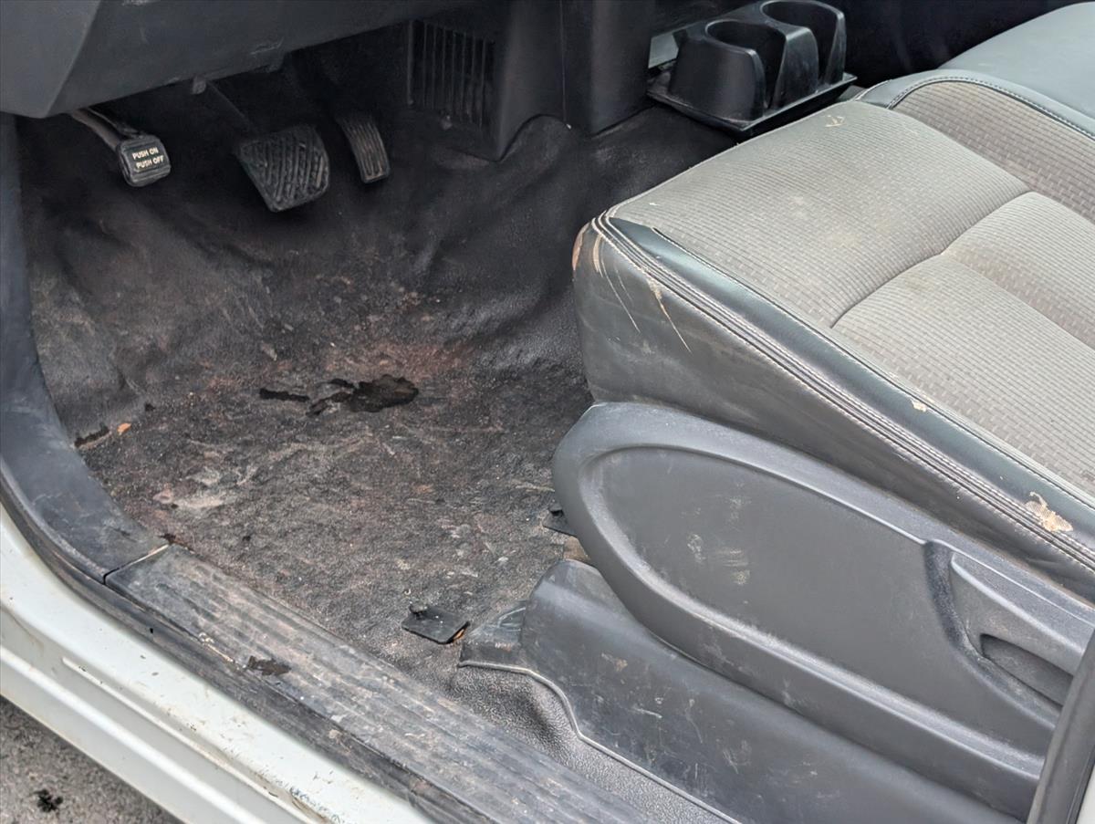 2017 Nissan Titan 26