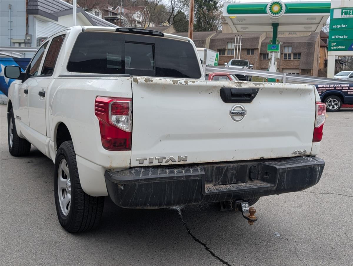 2017 Nissan Titan 8