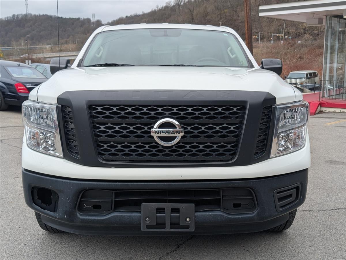 2017 Nissan Titan 3