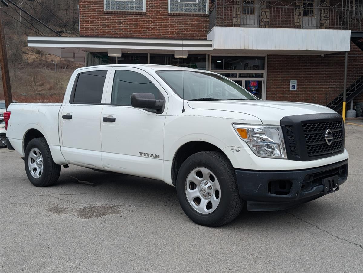2017 Nissan Titan 4
