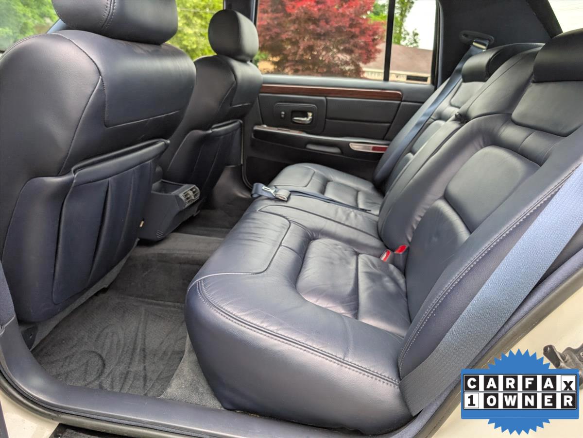 1999 Cadillac DeVille 64