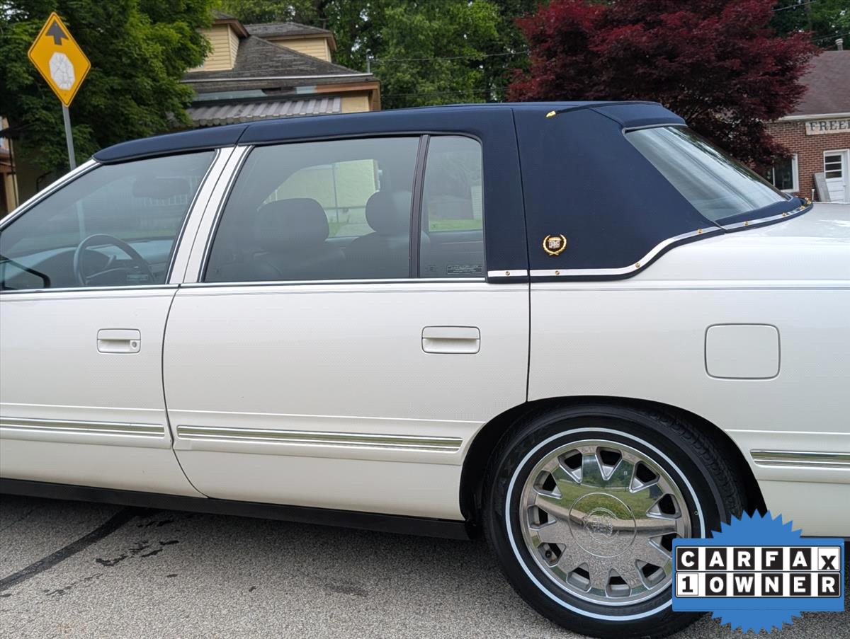 1999 Cadillac DeVille 33