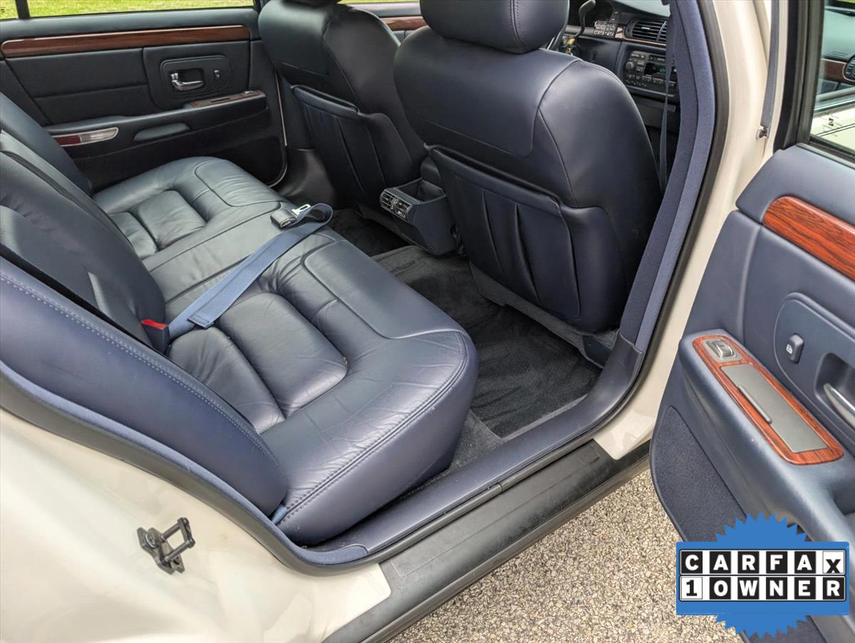 1999 Cadillac DeVille 71