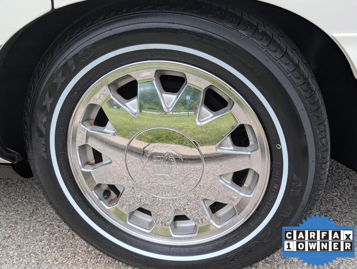1999 Cadillac DeVille 35