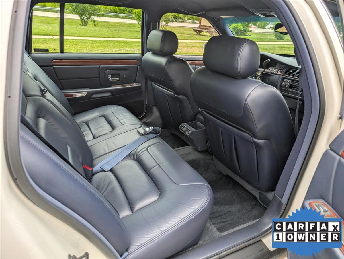 1999 Cadillac DeVille 72