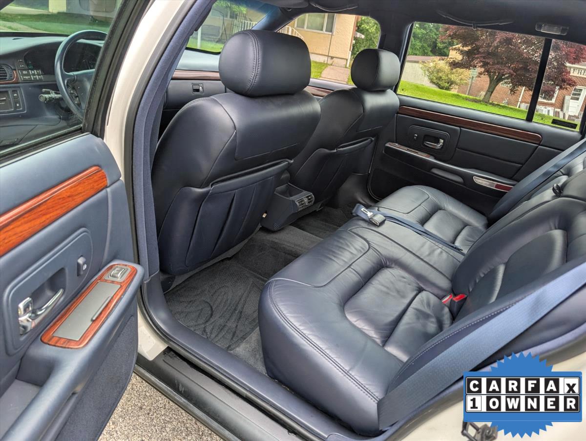 1999 Cadillac DeVille 61