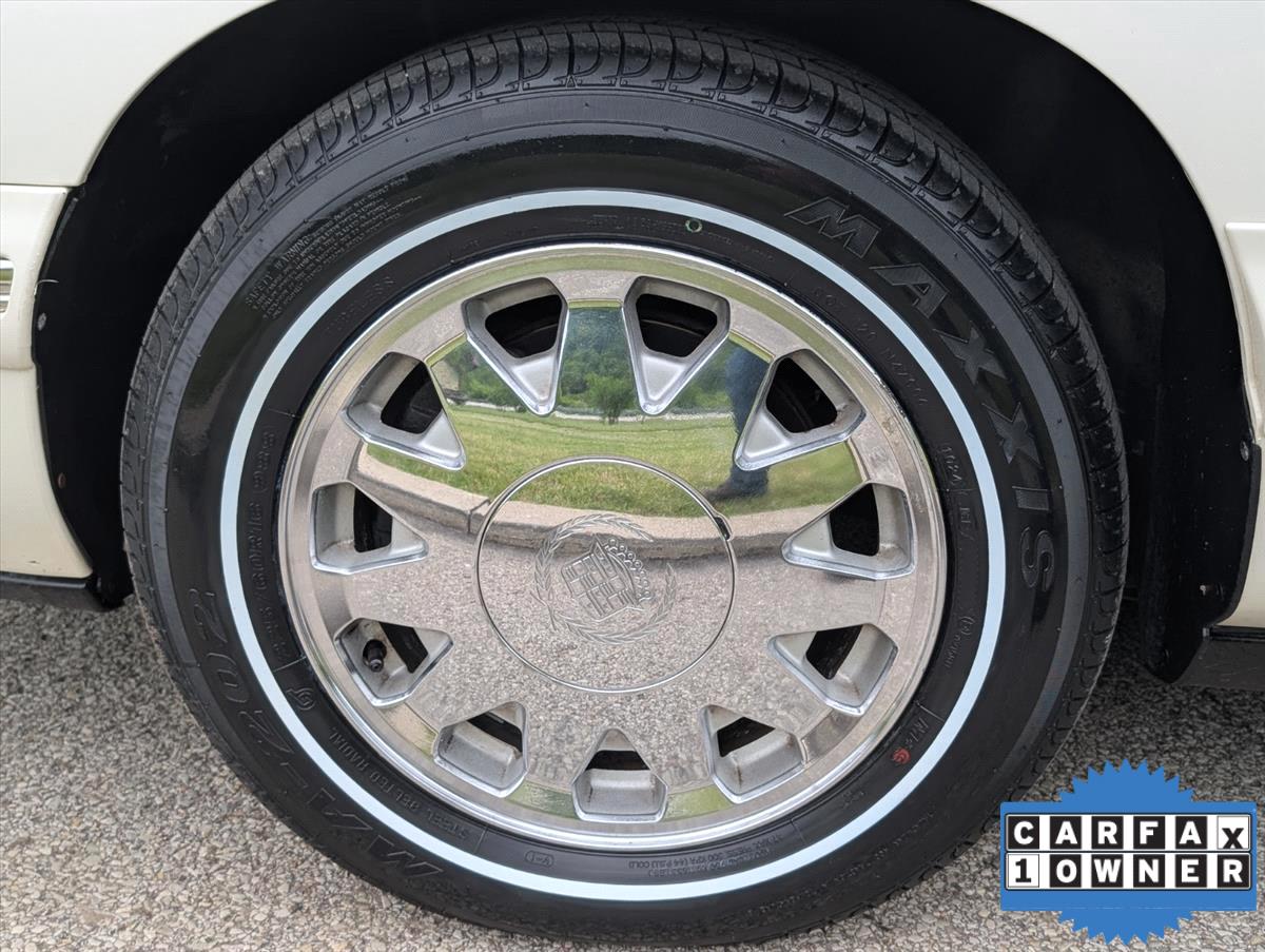 1999 Cadillac DeVille 37