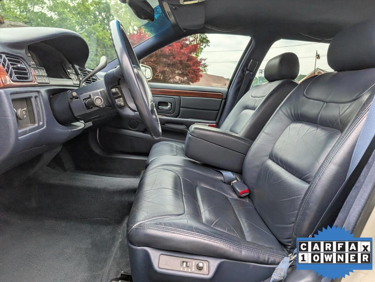 1999 Cadillac DeVille 43