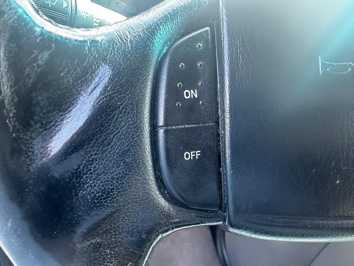 1999 Ford E-350 41