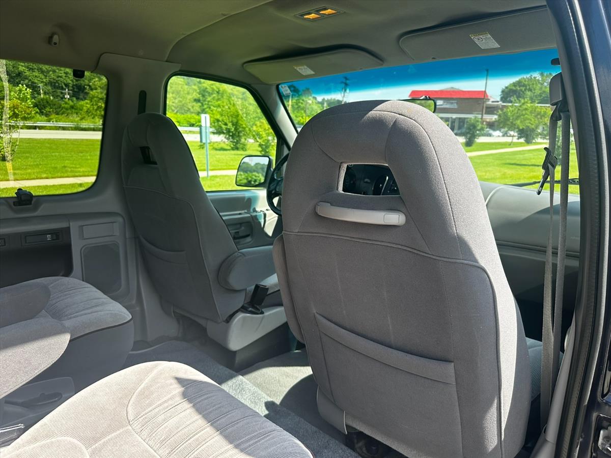 1999 Ford E-350 53