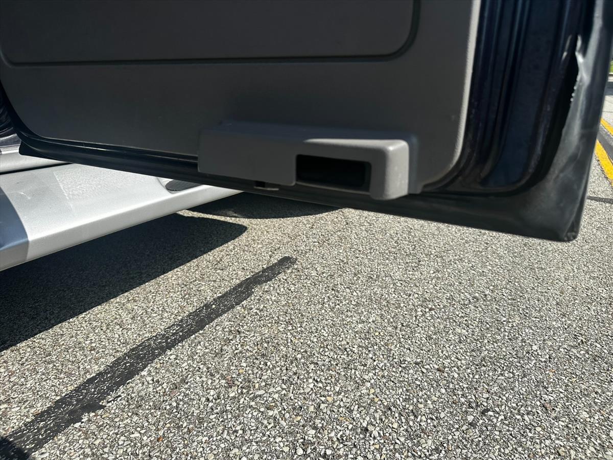 1999 Ford E-350 59