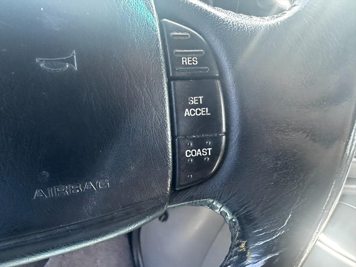 1999 Ford E-350 40