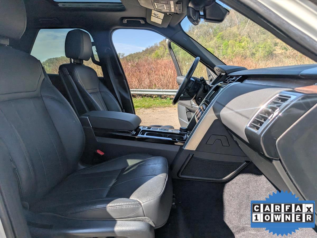 2019 Land Rover Discovery 30