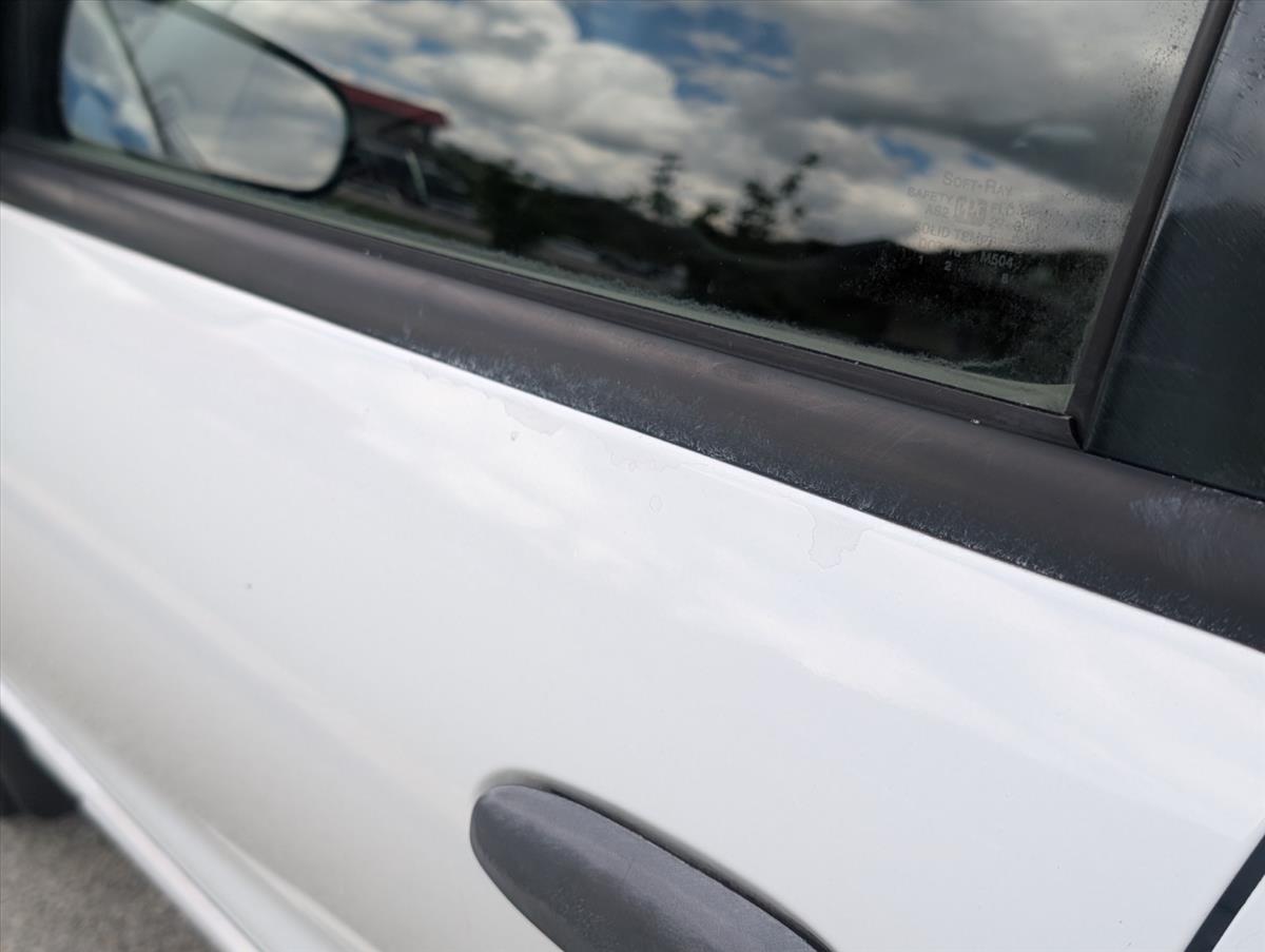 2004 Chevrolet Cavalier 26