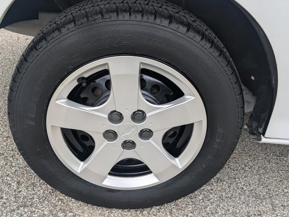 2004 Chevrolet Cavalier 15