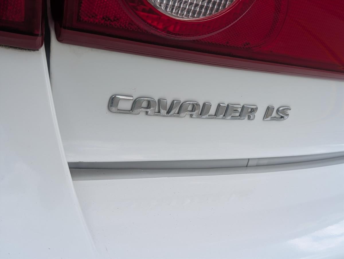 2004 Chevrolet Cavalier 17