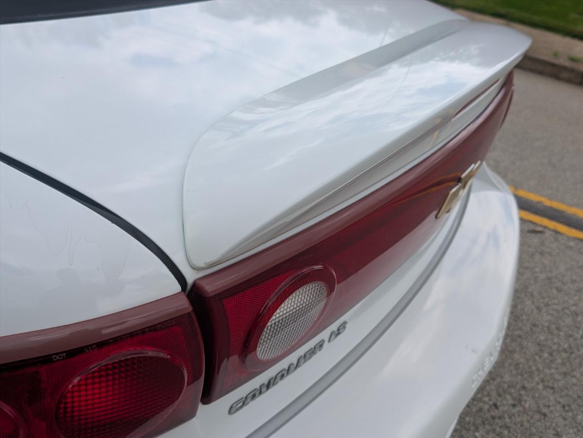 2004 Chevrolet Cavalier 19