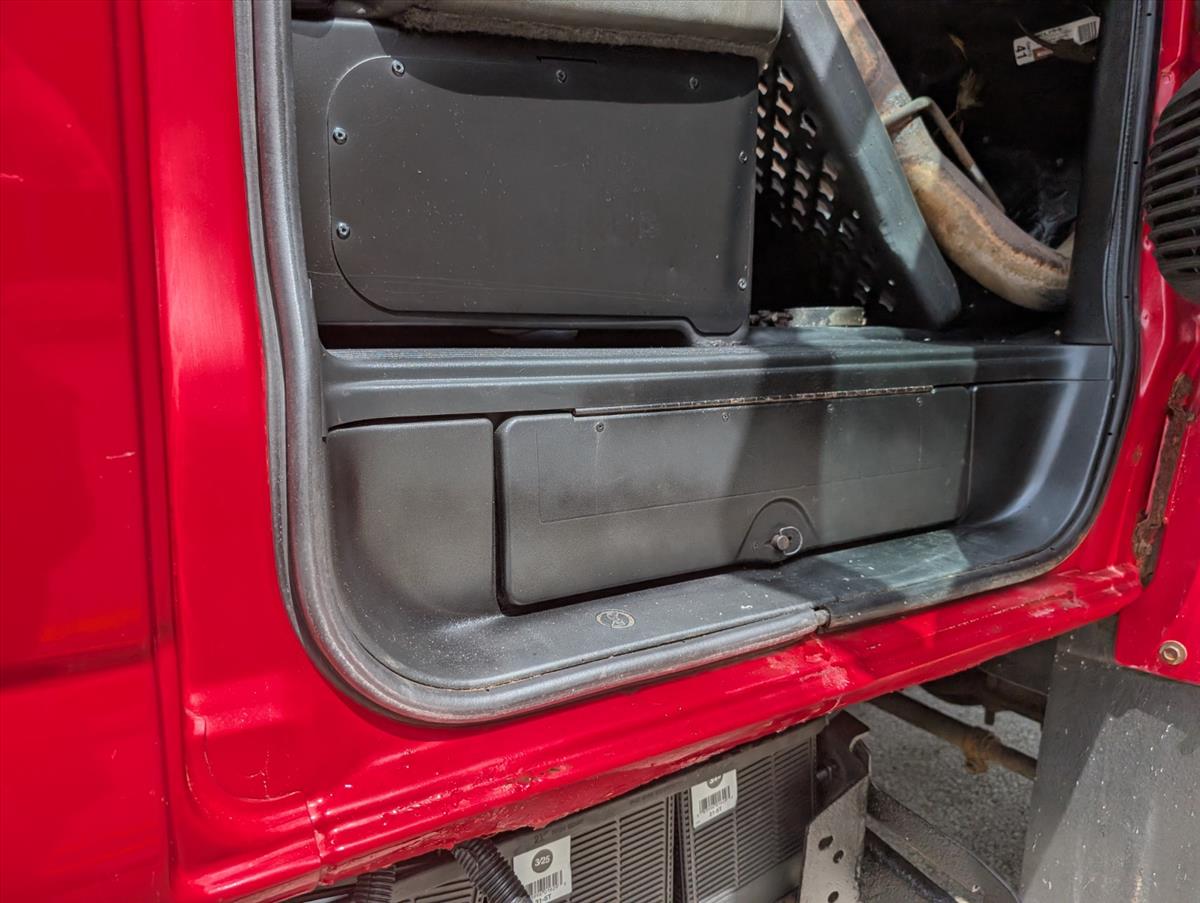 2005 Chevrolet CC5500 25
