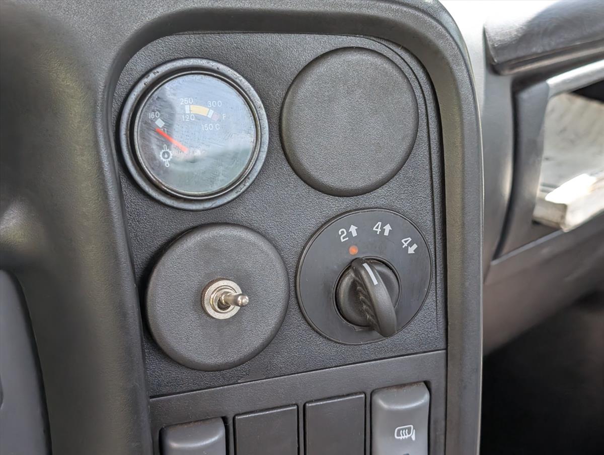 2005 Chevrolet CC5500 68