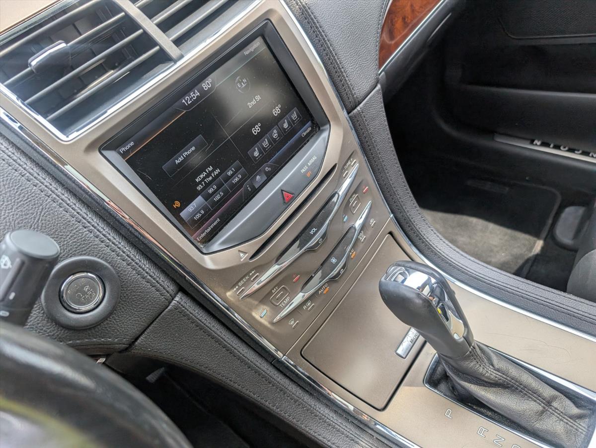 2013 Lincoln MKX 28