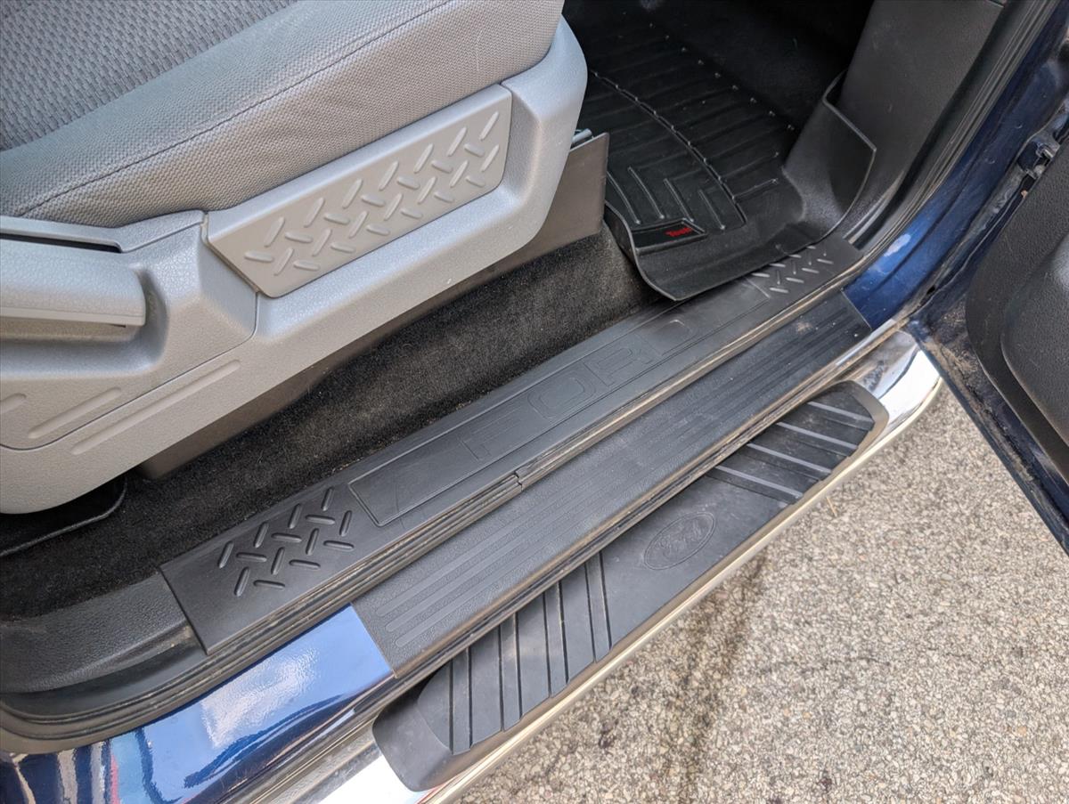 2011 Ford F-150 34