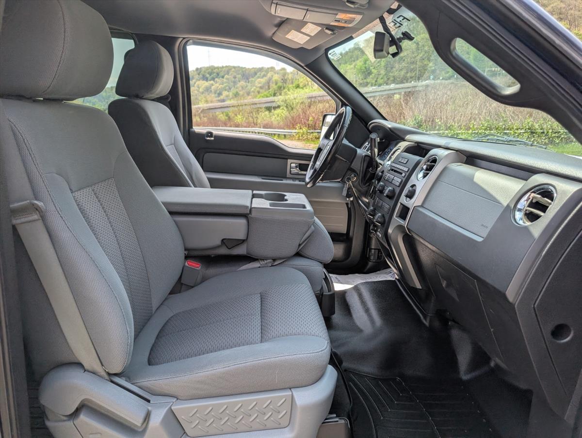 2011 Ford F-150 32