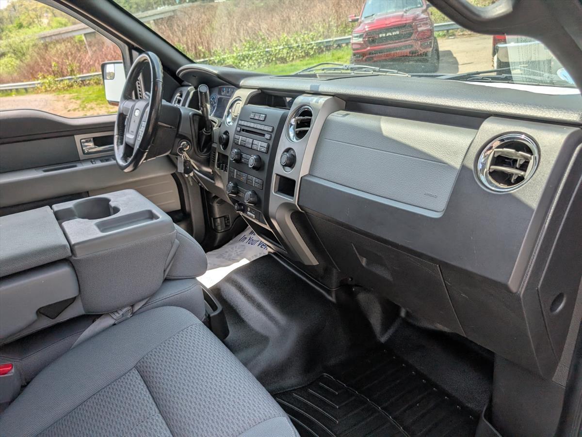 2011 Ford F-150 33