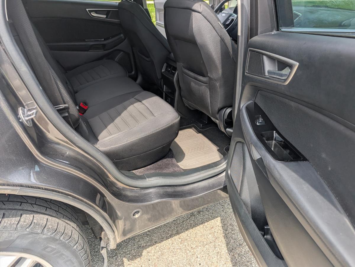 2015 Ford Edge 27