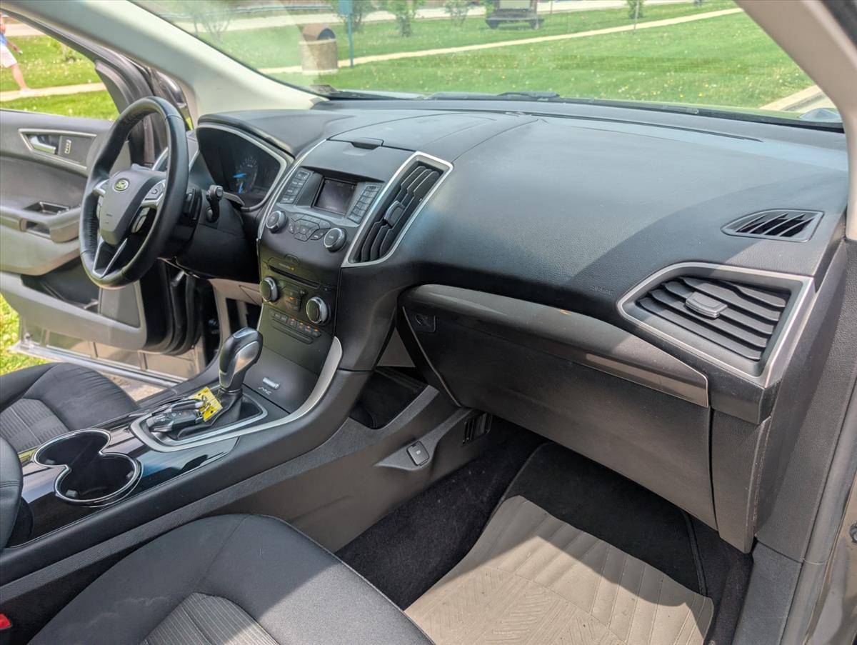 2015 Ford Edge 29