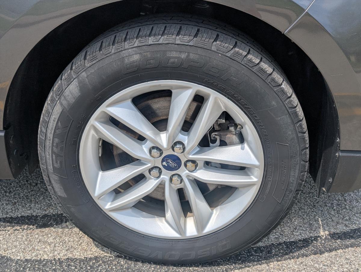 2015 Ford Edge 13