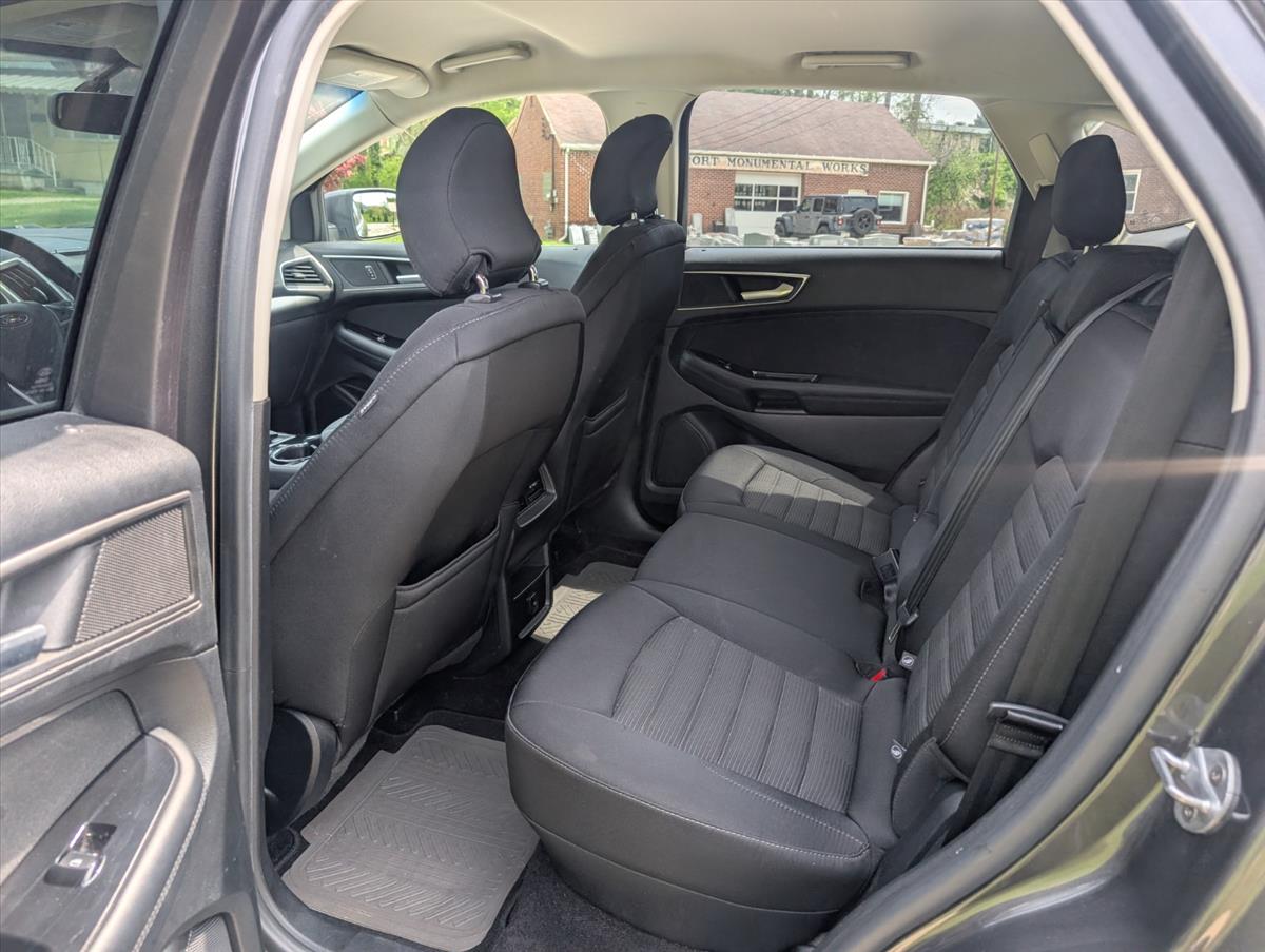 2015 Ford Edge 21