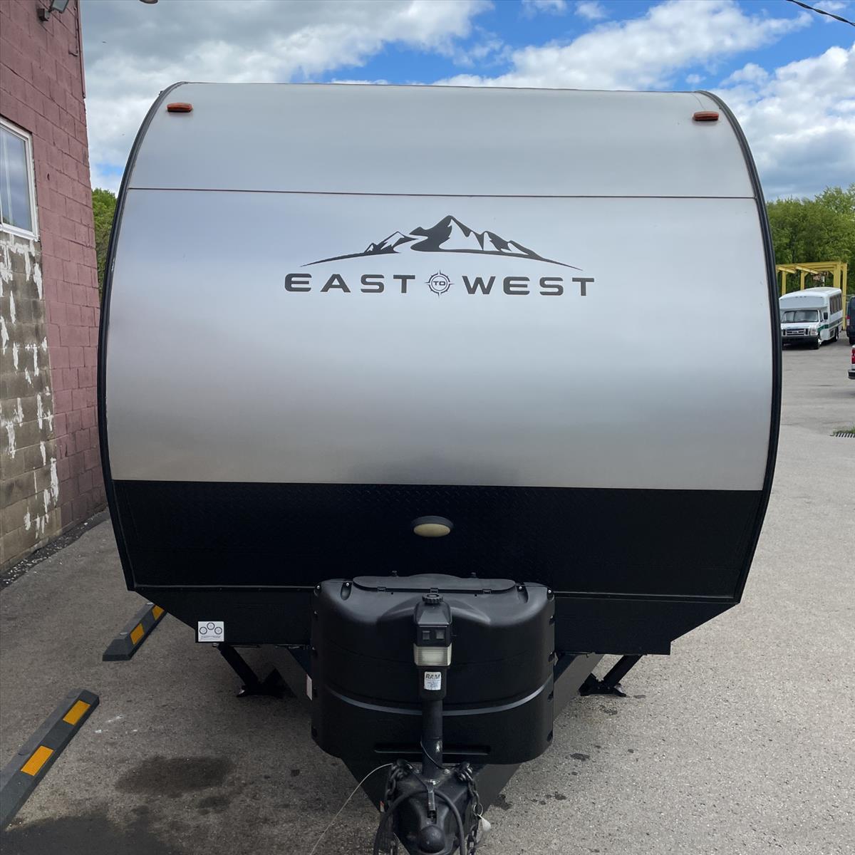 2019 East to West Della Terra 24