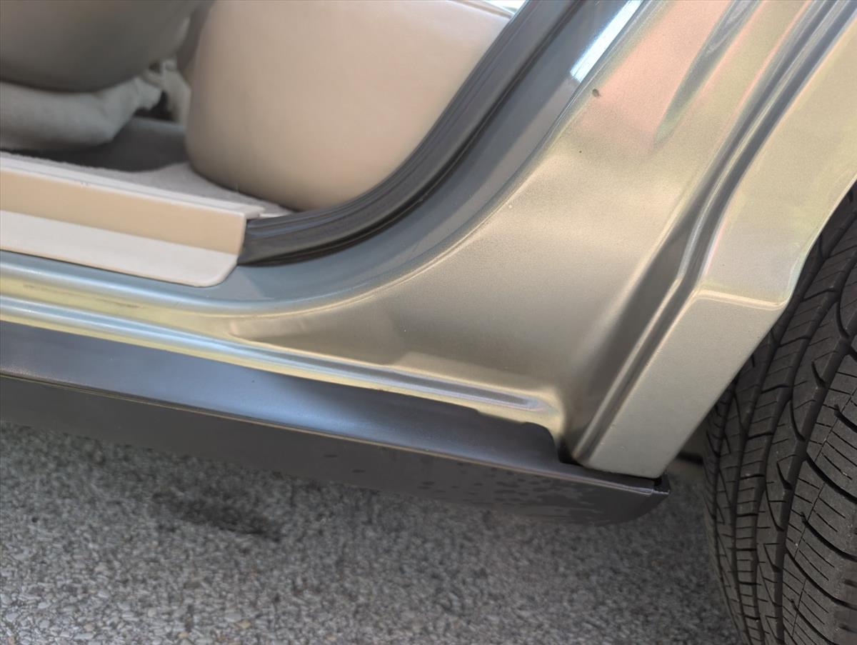 2002 Ford Crown Victoria 85